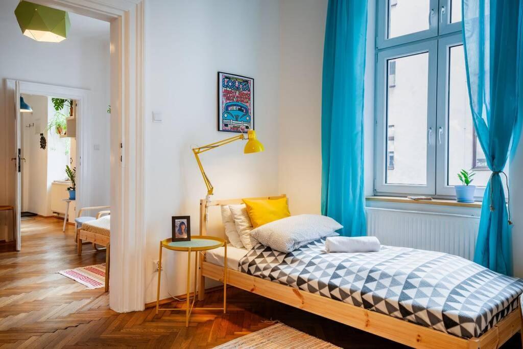 Blue Peace-Apartment With Free Parking In Center For 1-6 People Краків Екстер'єр фото